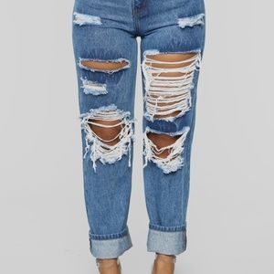 Fashion Nova “Worth It” Distressed Boyfriend Jeans